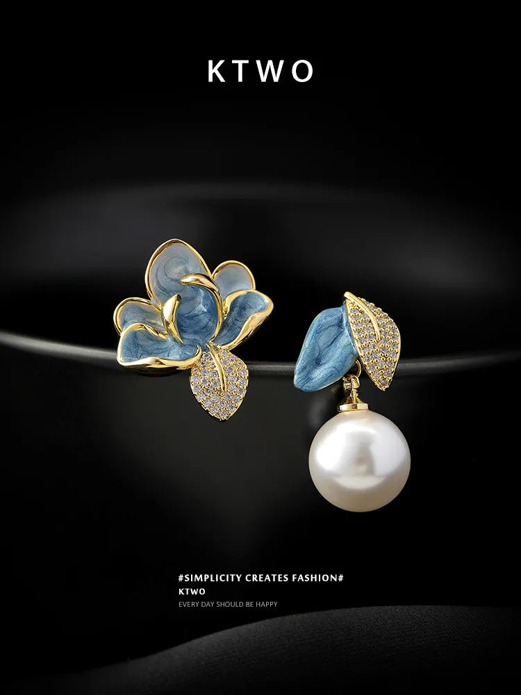 KTWO Asymmetric Enamel Leaf Pearl Dangle Earrings