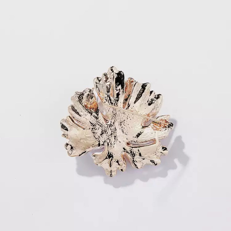 TONGSONG Camellia Brooch with Pearls - Vintage Elegance