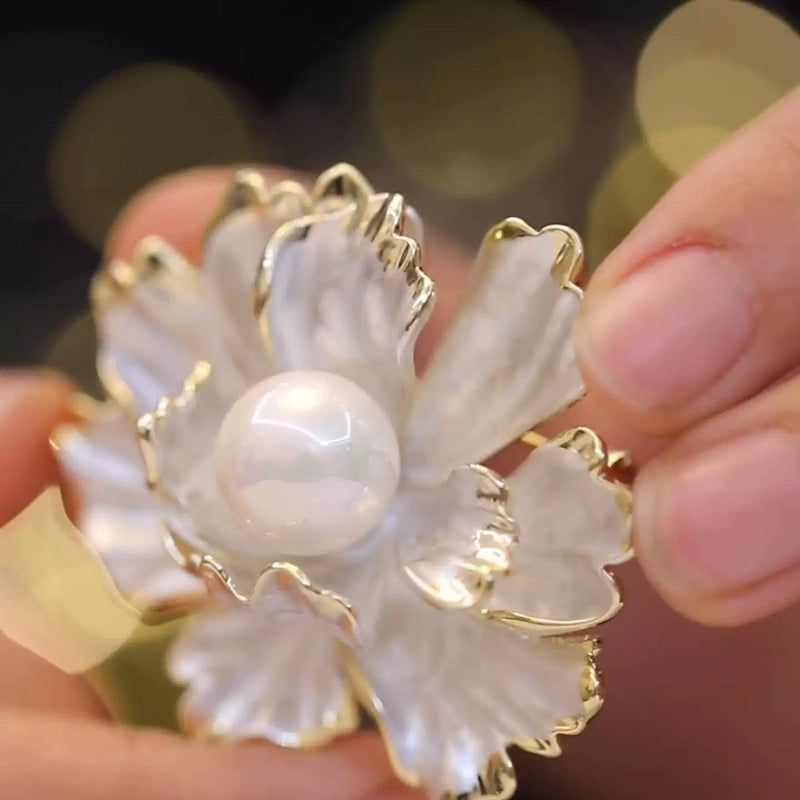 TONGSONG Camellia Brooch with Pearls - Vintage Elegance
