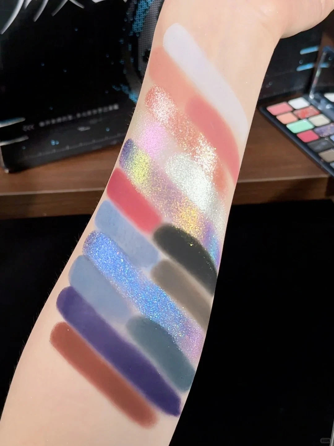 Cheeryep Starcore 16-Color Eyeshadow Palette