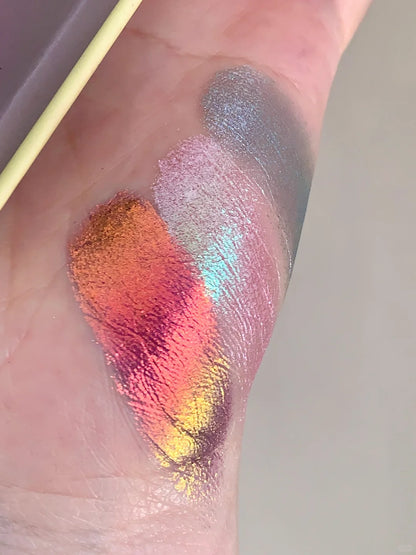 ROINGNEAO 10-Color Bright Eyeshadow Palette